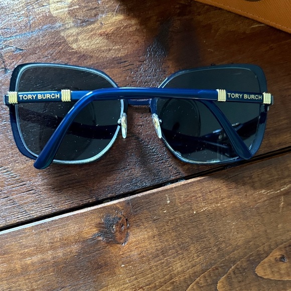 Tory Burch Navy and Gold Sunglasses with Orange Case prescription glasses - Picture 4 of 6